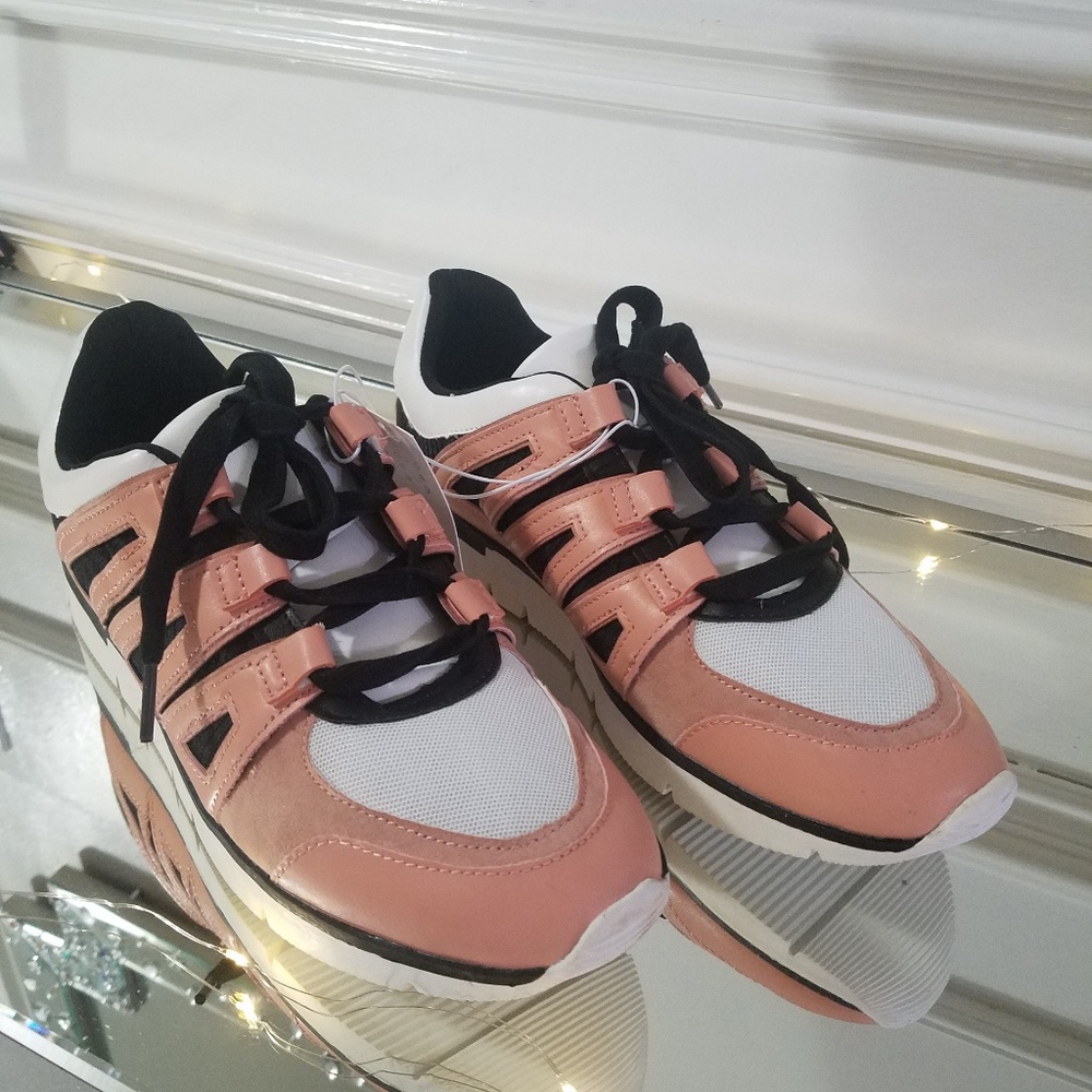 Blush Karlo Sneakers - Picture 2 of 6
